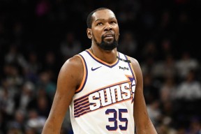 杜兰特迎来十赛季出色发挥，MAD观众热烈欢呼！的简单介绍