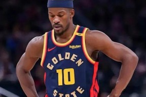 巴特勒重返赛场，比赛局势复杂首场状态出色，老鹰观众沸腾！的简单介绍