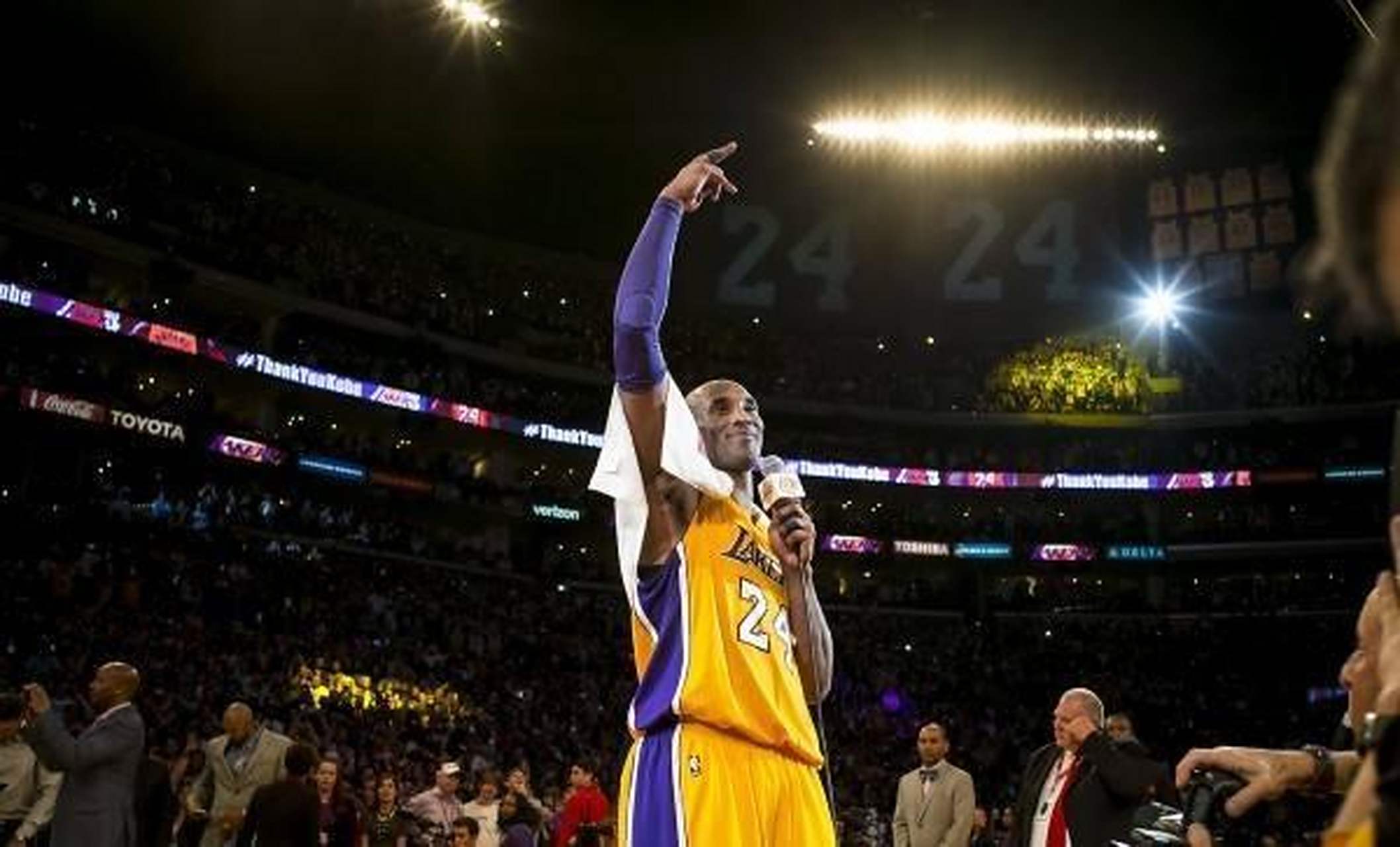 TheShy迎来十五赛季出色发挥,SKT观众热烈欢呼! TheShy迎来十五赛季出色发挥,SKT观众热烈欢呼!